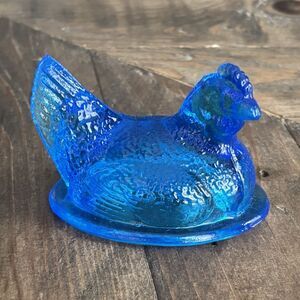 Vintage Westmoreland Blue Glass Hen Glossy 3 Inch Collectible